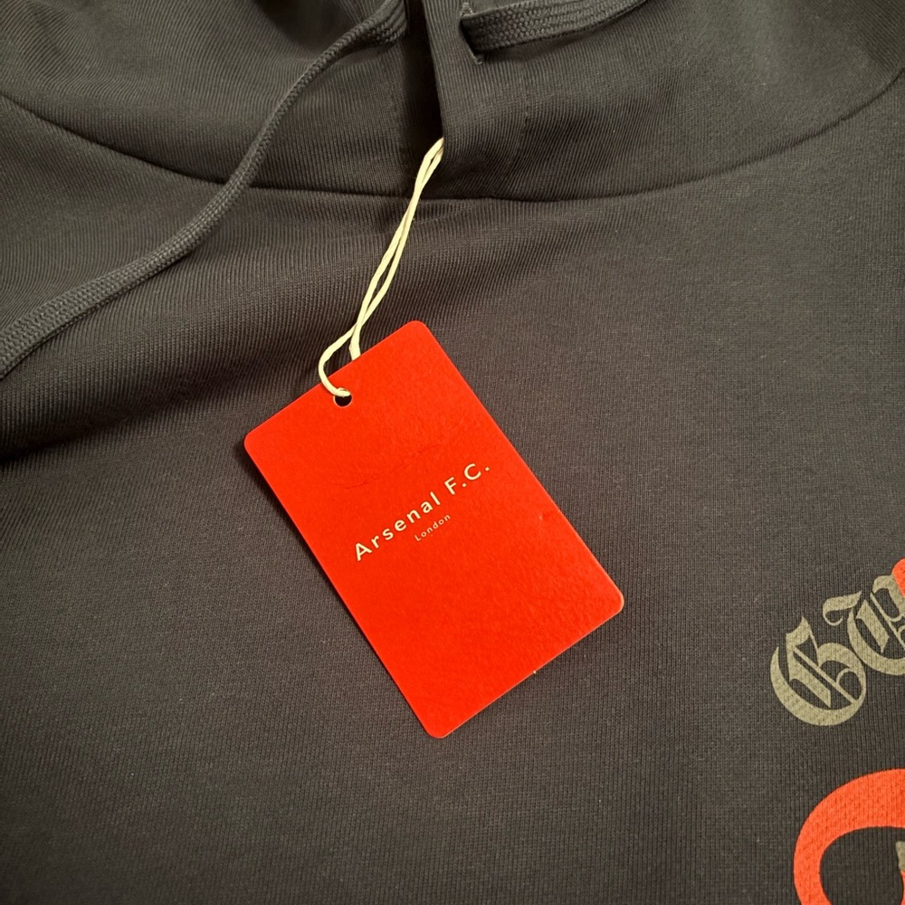Arsenal Sweatshirt - Picture 5 of 9